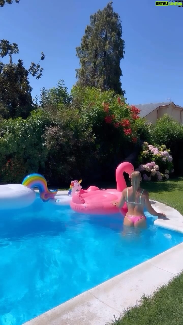 Lydia Valentín - 6K Likes - 🦩 V e r a n o 🦩 🌈
Cosas que me gustan hacer de Vacaciones con la familia ❤️
Pasar tiempo con mis 4 sobrinos 🫧🍭🐣 familia
Pasar tiempo en el agua y tomando el sol 🏊♀️ 💦 ☀️
Hacer ejercicio al aire libre 🏋️♀️
Leer 📖
Comer comida de casa 🏡 helados 🍧
Pensar y reflexionar 💭 sobre entrenamientos proyectos y la vida como tal ❤️
¿Y a vosotros?
#lydiavalentin #weightlifting #halterofilia #vacaciones #verano2024