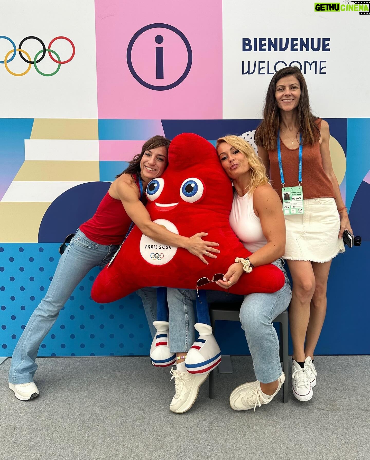 Lydia Valentín - 40.4K Likes - Experiencia súper especial este año en los JJOO Paris 2024 ✨✨✨ENHORABUENA a todos los deportistas por su competición y a todos los medallistas 🇪🇸 🥇🥈🥉👏
Gracias a @iberdrola por apoyar el deporte y a los deportistas 💚✨
#lydiavalentin #JJOO #JJOO2024 #weightlifting #halterofilia