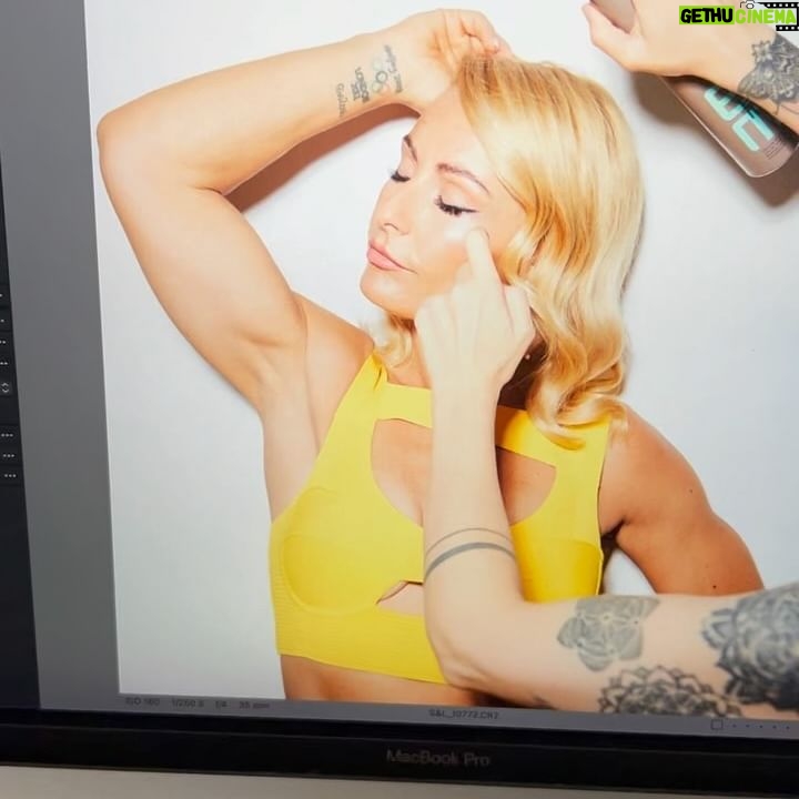 Lydia Valentín - 13.9K Likes - Un día eres levantadora de pesas 🏋️♀️ y al otro una modelo 😏🤣🤣🤣
¿Cual os mola más de todas? 🤔
Shooting 📸 revista @yodona
#lydiavalentin #halterofilia #weightlifting