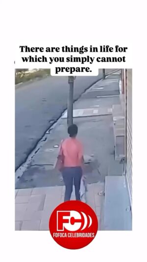 Lynn Toler Instagram - Something similar happened to me once. I was walking home from the Rapid in Cleveland and some guy came up behind me and grabbed my bag. The strap broke and it fell half way between us. I’m cheap but not stupid. We stood there for a second. I said, “take it.” 

He hesitated then took it.

It’s weird when things don’t go as planned and you have to kinda sit through this odd space of not quite knowing what to do with a complete stranger the only thing you know about is that he’s a criminal but not to terribly adept.

I wish you all the #peace that I’ve managed to misplace the last few days. I’m going to do a deep clean in my bedroom and see if i can find it hiding under some of this chaos I’ve got going on in here. 

I miss him so much. 

Shoutout @fofocacelebridadess