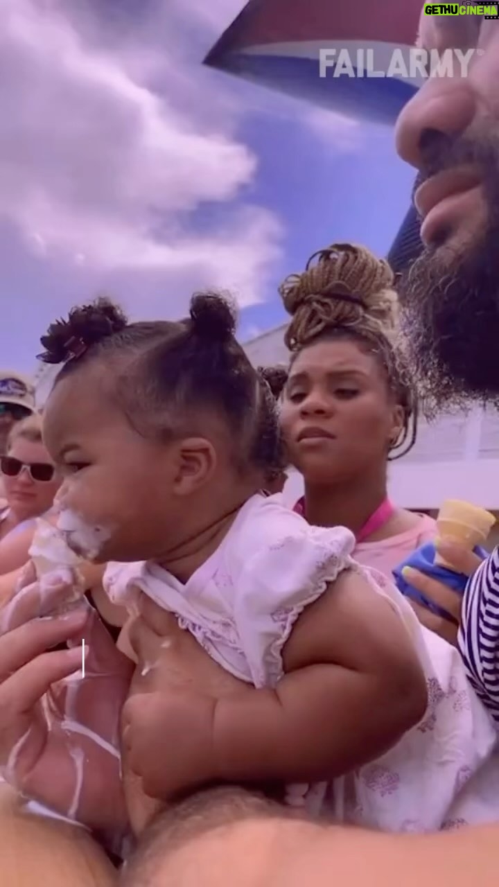 Lynn Toler - 7.4K Likes - #joytrolling
Shoutout @fails 🎥:TikTok/failarmy