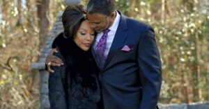 Lynn Whitfield Instagram - Happy Belated Birthday to the BEST TV husband a lady could ask for... I love you @silverthroat 💚 My bish!

•

#HBD #HappyBirthday #KeithDavid