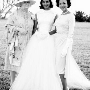 Lynn Whitfield Instagram - The Wedding 🤍

•

#TheWedding #1998 #ShirleyKnight #HalleBerry #LynnWhitfield #MarthasVineyard