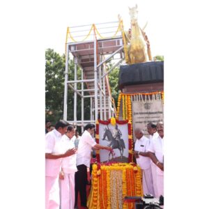 M. K. Stalin Instagram - ஆங்கிலேயரின் ஆதிக்கத்துக்கு அடிபணிய மாட்டேன்; வரி கொடுக்க மாட்டேன் என ஓடாநிலையில் கோட்டை கட்டிப் போராடிய தீரன் சின்னமலை அவர்களுக்குப் புகழ்வணக்கம்!

சென்னிமலைக்கும் சிவன்மலைக்கும் இடையில் ஒரு சின்னமலை என்று நெஞ்சுரம் காட்டிய தீரருக்கு முத்தமிழறிஞர் கலைஞர் அமைத்த சிலைக்கு மலர்வணக்கம் செலுத்தினேன்!

#TheeranChinnamalai @k.n.nehru @su_muthusamy