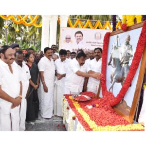 M. K. Stalin Instagram - ஆங்கிலேயரின் ஆதிக்கத்துக்கு அடிபணிய மாட்டேன்; வரி கொடுக்க மாட்டேன் என ஓடாநிலையில் கோட்டை கட்டிப் போராடிய தீரன் சின்னமலை அவர்களுக்குப் புகழ்வணக்கம்!

சென்னிமலைக்கும் சிவன்மலைக்கும் இடையில் ஒரு சின்னமலை என்று நெஞ்சுரம் காட்டிய தீரருக்கு முத்தமிழறிஞர் கலைஞர் அமைத்த சிலைக்கு மலர்வணக்கம் செலுத்தினேன்!

#TheeranChinnamalai @k.n.nehru @su_muthusamy