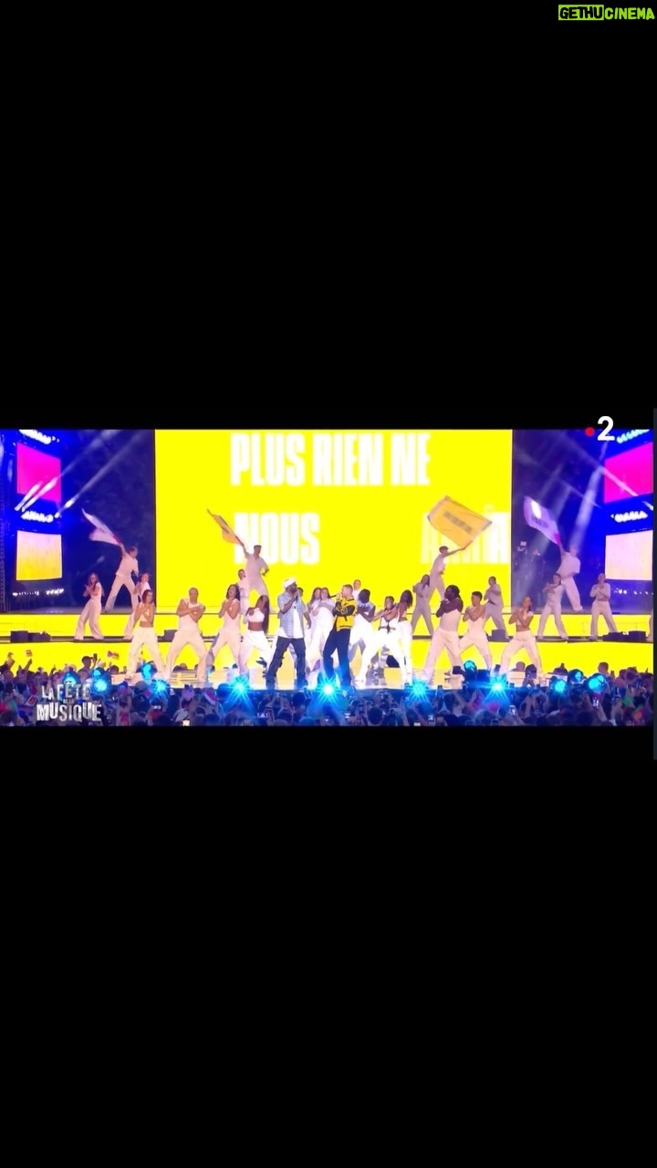 M. Pokora - 3 Likes - 🤜🏼🤛🏾 #cheztoichezmoi
Merci aux 20.000 personnes à Reims et toutes les danseuses/danseurs sur scène avec nous pour le partage. One love 🫶🏼
@hakimghorab @armizy 🤝
