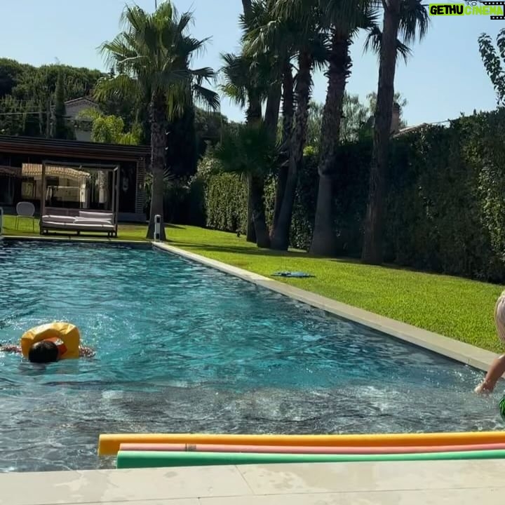 M. Pokora - 80K Likes - Juillet dump.
1. Au ranch
2. JC Bond 🐐
3. Le sud ☀️
4. Wifey at work in L.A 🎬
5. Hollywood hike
6. 14 juillet view
7. Paris avec ma bande
8. Mon boulot 🤩
9. 7:00 am airport selfie
10. Triangle d’or 💛