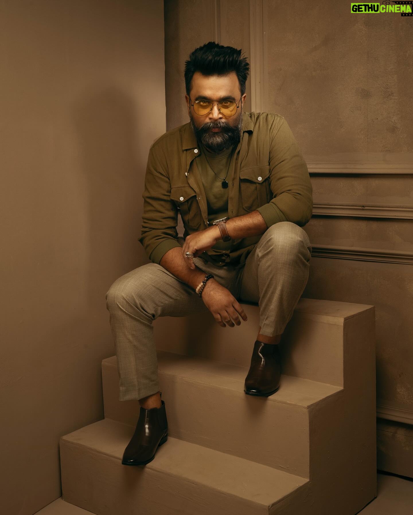 M. Sasikumar - 274.4K Likes - Ready for #shooting
My Nxt š
Concept & Styling @njsatz
Photography @chris_catphotography
Outfit @sago_thebridalstudio
@bubbly_candiee
Studio
@njstudios_7159
Hairstyling & Makeup @babu_hairsmith
Reels Video @hafil_pep
Assistant stylist
@shruthika_12_08
@akshaya_211103_
