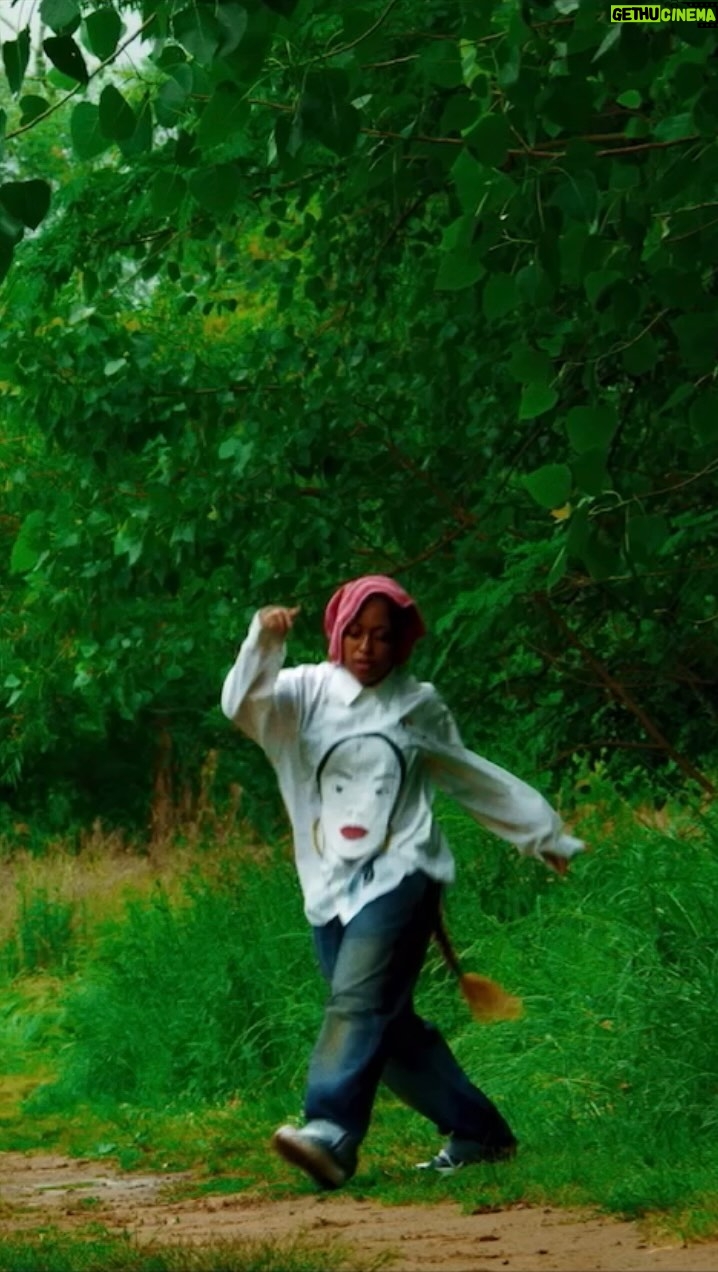MALAYA - 2.9K Likes - JUMP w/ @reubenvincent
Shoutout to anyone sticking it through 🫂
Lyrics:
Please don’t
Please don’t check my wrist
Battle marks I’ve lived
Shedding of my skin ain’t take a day
I’ve got beaucoup issues that I prayed for
More and more they fall
And then I change form
I’ve had balled up fists
Now I’m running blitz
My mind in a fritz just to play
Mama told me never let the rules change me
Stay until the end
And never jump off the roof top
And don’t let a fool stop you
P.s. NC Humidity beat me tf up 🙂