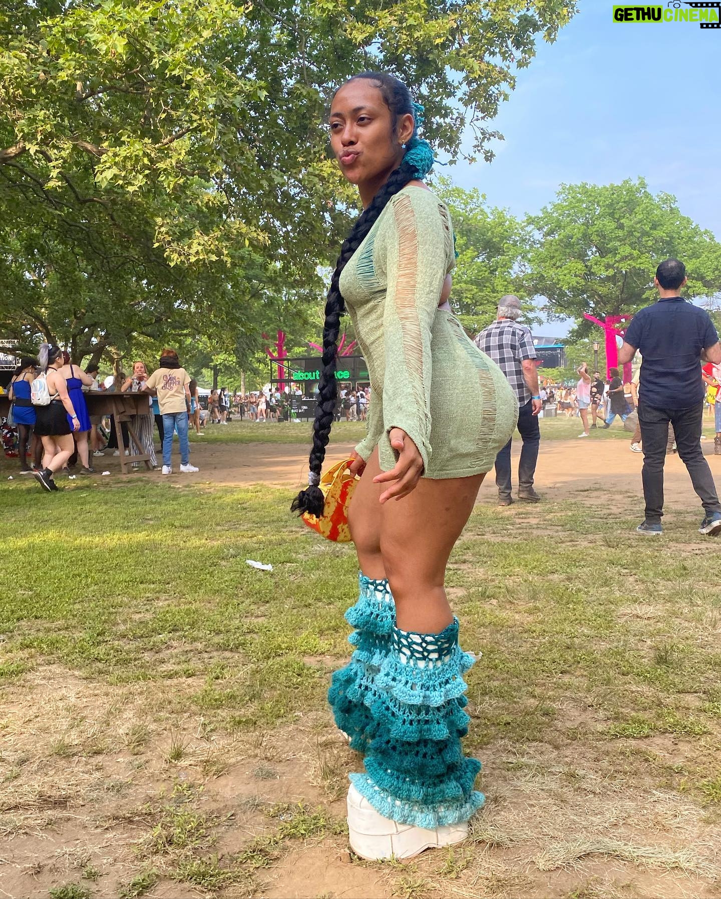 MALAYA - 2.8K Likes - STILL TOP 5 YOU SEE ME 🤩
(Go stream Until w/ @cisco.swank)