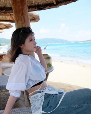 MARiA Instagram - 先週イベントで初めて行った三亜っっっ！

海がとっても綺麗な場所でテンションあがりました🥹✨🫶🏻

海大好きっ🏝️
#GARNiDELiA #小美 #美依礼芽