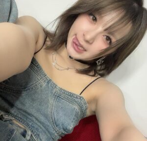 MARiA Instagram - あつすぎっ🤬🤬🤬！
in 长沙
#MARiA #美依礼芽 #小美