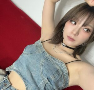 MARiA Instagram - あつすぎっ🤬🤬🤬！
in 长沙
#MARiA #美依礼芽 #小美