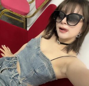 MARiA Instagram - あつすぎっ🤬🤬🤬！
in 长沙
#MARiA #美依礼芽 #小美