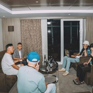 MIGHTY CROWN Instagram - More than half of the patrons witnessed Sound clash for the first time presented by @irishandchin on the @fareastreggaecruise and the feedback is crazy!!! 
Opened up a new way of entertainment on the cruise. Sound clash in the Far East, on the sea is our idea from Day 1 and there’s a lots of moments where they will remember! 
Team Japan for the win! 
Bless up @fujiyamasound @acura45 @ogajahworks da team work shaaat!
Big up Team world ! 
マイティークラウン最後の
サウンドクラッシュ、99年以来日本でやったのは始めて。今までアウェーでしか戦った事がなかったからはじめてのホームマッチ！
こんなに気持ちいのか
ホームはw
この形のエンターテイメントで楽しんでもらえて何よりです！日本語を交えてやるのははじめてだ！分かりやすかったですか？#mightycrown #fareastreggaecruise #ferc #レゲエクルーズ　
#soundclash in the fareast 
皆さん　良い場面の動画
あったら
是非　上記のハッシュタグ付きであげてください

📸 @junya_thirdeye @alohayuto