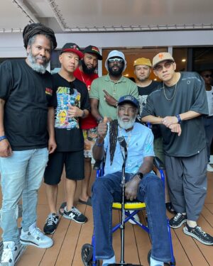 MIGHTY CROWN Instagram - #mightycrown #fareastreggaecruise 
Very emotional and uplifting moments by @bigshipfreddie @chinomcgregor #bigship #family  greatness pon di @fareastreggaecruise 
Bless up #ruffcutband 
フレディーとビッグシップファミリー
感動的でした。　クルーズに乗ってたみなさん写真が多すぎてあげるのに苦戦してると思いますが🤣ガンガン上げて行きましょ！　ハッシュタグ　#mightycrown  #fareastreggaecruise で宜しく〜👊🏽
