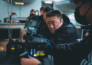 Ma Dong-seok Instagram - 네 번째 기적이 찾아왔습니다.

액션 프랜차이즈 영화를 만들고 싶다는 꿈을 안고 제작을 시작했던 <범죄도시> 시리즈가 많은 분들의 사랑을 받아 2, 3편에 이어 4편도 천만관객을 돌파하며, 세 편 연속 천만, 시리즈 도합 관객수 4천만이라는 믿을 수 없는 스코어를 달성했습니다. 
모두 관객 여러분들이 이뤄내신 결과입니다. 
진심으로 감사합니다. 

<범죄도시> 시리즈는 계속해서 새로운 시도를 해나가겠습니다. 
1, 2, 3, 4편이 1막이라면, 5, 6, 7, 8편은 2막입니다.
1막이 오락 액션 활극이었다면,
2막은 더욱 짙어진 액션 스릴러 장르로 완전히 새롭게 찾아 뵐 예정입니다. 

불의에 맞서는 마석도의 통쾌한 한 방이
열심히 살아가는 여러분들에게 작은 위로가 될 수 있음을 알기에 마석도는 계속해서 달리겠습니다. 

범죄 없는 도시를 꿈꾸며.