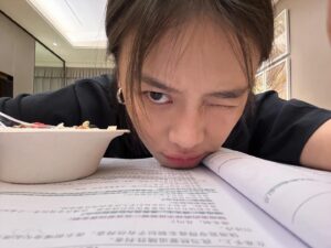 Ma Sichun Instagram - 🤡💟👀🐴