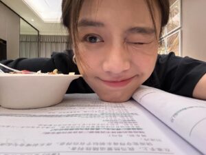 Ma Sichun Instagram - 🤡💟👀🐴