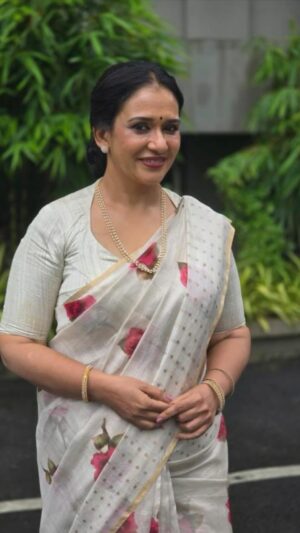 Maala Parvathi Instagram - Evergreen and ever loving @maala.parvathi 🤍

#maalaparvathi #reels #reelitfeelit #reelsinstagram