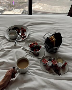 MacKenzie Porter Instagram - Is this how you Vegas ?