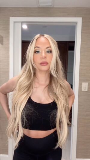 MacKenzie Porter Instagram - Is the look a lewkkkk ??? 👀 @acmawards