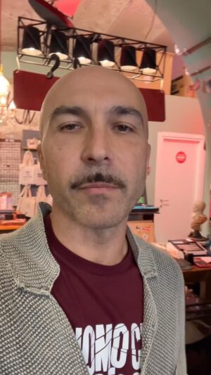 Maccio Capatonda Instagram - Da un errore di @valeriodesiro nasce “Felpa con scritto maglietta sopra”. La trovate al link in bio
