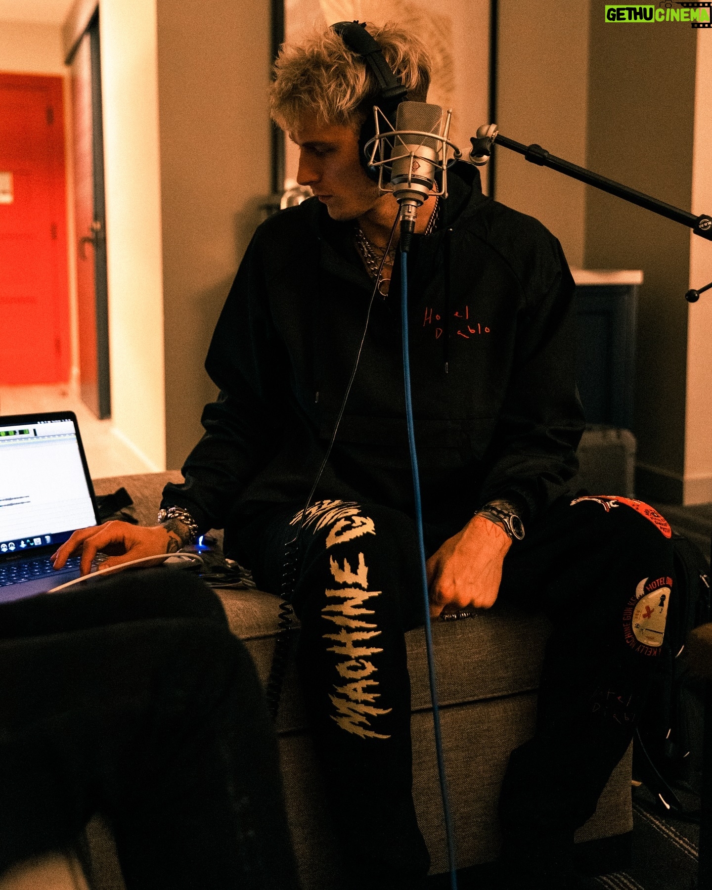 Machine Gun Kelly - 467.5K Likes - 5 years later, Hotel Diablo gets a deluxe. friday we check in. 🗝️🏨😈