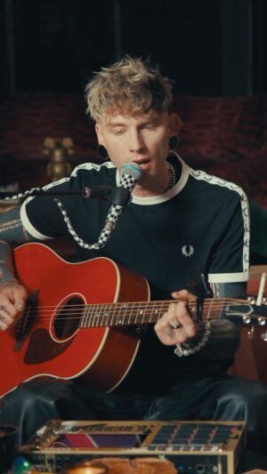 Machine Gun Kelly Instagram - hope you don’t mind i added some of my vibe to your song @zachlanebryan 

full cover video is up on my youtube
🎸: @dark_waves 🎥: @samcahill