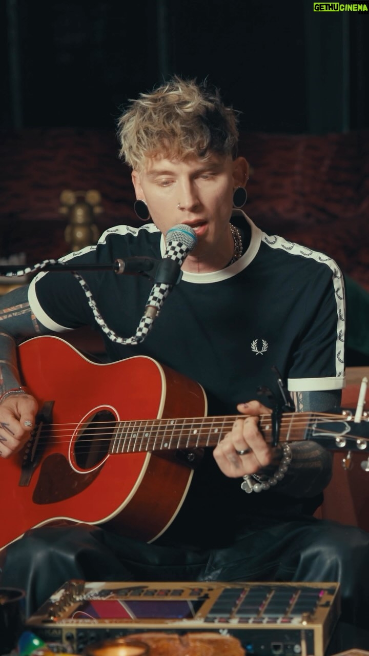 Machine Gun Kelly - 606.8K Likes - hope you don’t mind i added some of my vibe to your song @zachlanebryan
full cover video is up on my youtube
🎸: @dark_waves 🎥: @samcahill