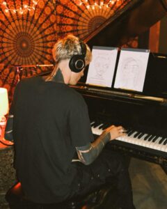 Actor Machine Gun Kelly HD Instagram Photos and Wallpapers June 2024