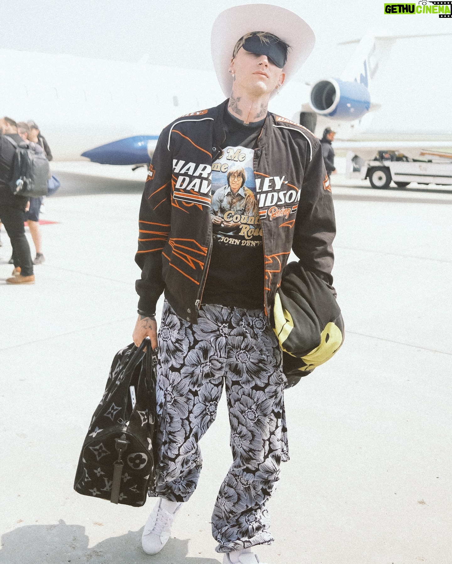 Machine Gun Kelly - 320.1K Likes - my lucky shirt 🫶🏻 #1