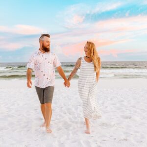 Maci Bookout Instagram - Nothing fancy, just LOVE 💜 

Happy Anniversary to us! #sixyears and counting 🥰🌎
#thingsthatmatter