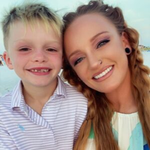 Maci Bookout Instagram - REALLY missing the beach with my babies.🥹🫶🏻🦀 

#familyvacation #beach #bennybaby #missjaydecarter #mrmaverick