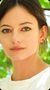 Actress Mackenzie Foy HD Instagram Photos and Wallpapers August 2024