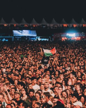 Macklemore Instagram - Summertime over everything. Les Deferlantes festival in France.  35,000 deep ❤️🇫🇷🤌🏻 Merci beaucoup