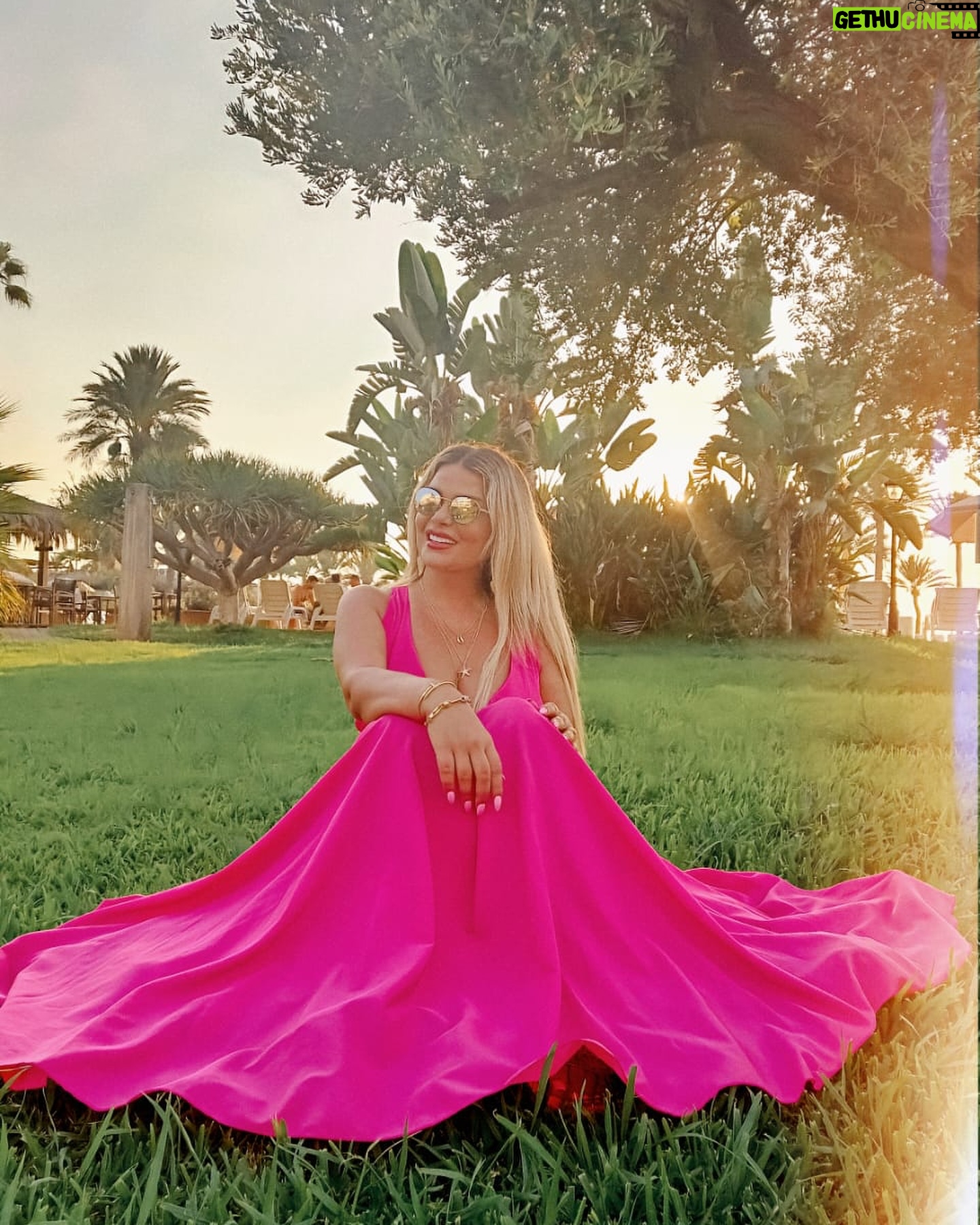 Madeleine Matar - 2.2K Likes - من أجواء الصيفية وألوان الصيفية…مساكن سعيد جميعا، بحبكن كلكن ❤️
#مادلين_مطر #madeleine_matar #explore #foryou #trending #viral #viralinstagram #summer #summervibes #summertime #lebanese