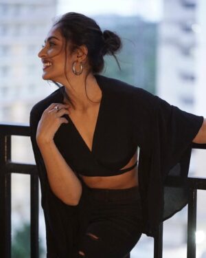 Madhu Shalini Instagram - Embracing the breeze and the view, feeling unstoppable in black. 🌆✨ #madhushalini #urbanchic #styleinspo #confidence #blackoutfit 
What’s your go-to outfit for an evening out?

Which look is your favorite? Comment below!

#eveningvibes  #fashionblogger #confidence #beauty #streetstyle #fashionista #instagood #photooftheday #picoftheday #instadaily #eveningstyle #fashionblogger #streetfashion #outfitoftheday #photoshoot #instafashion #photography #black #🖤