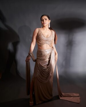 Madhurima Tuli Instagram - 💫✨

Stylist @simstyles20
Styling team @stylist_khushbu
Outfit @kalkifashion
Accessories @rebaarifashionjewellery 
HMU @raj_mukadam 
📸 @mirajverma_photography 
Studio - @svmtstudio 

#nexastreamingacademyawards #glam #love #evening #awards