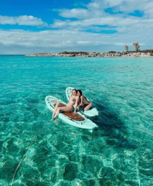 Madi Monroe Instagram - happy world ocean day 🌊✨🪼🩵🦀 @atlantisbahamas