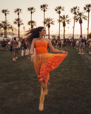 Madison Pettis Instagram - dancin through the desert 🏜️