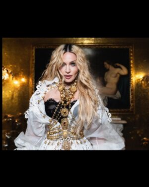 Madonna Instagram - Back in Italy………… 🇮🇹 Happy Birthday to ME 🦁✨🎂🥂🇮🇹♥️

Madonna shot by @ricardogomesinst wearing 
#DolceGabbana and #DGAltaModa
Styling @saint_____rita 
Hair @andrewfitzsimons 
Make up @miyakemakeup
Lighting @courtneyharvier