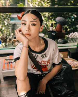 Mae Tan Instagram - BAGGING COMPLIMENTS 💼✨ @louisvuitton