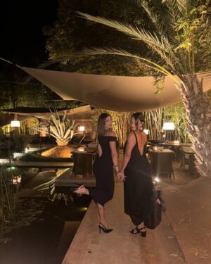 Maëva Martinez Instagram - #besties 🫶🏼 @maeva.a.g.b 

#girl #friend #selflove #funny #love #travel #picoftheday #photooftheday #night #nightphotography #instagood #instamoment #instagram #goodvibes #goodvibesonly #vibes