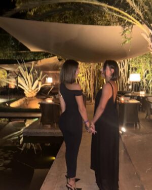 Maëva Martinez Instagram - #besties 🫶🏼 @maeva.a.g.b 

#girl #friend #selflove #funny #love #travel #picoftheday #photooftheday #night #nightphotography #instagood #instamoment #instagram #goodvibes #goodvibesonly #vibes