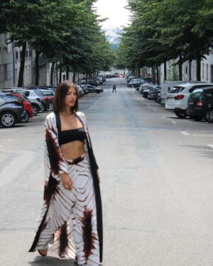 Maëva Martinez Instagram - Toujours avoir l’air déterminé 💪🏽🔥

Ensemble @imaneka_design : disponible sur son site en ligne ou en boutique @mylittlestore_nantes 

#outfit #ethnicdesign #design #style #instagram #instamood #instavibes #vibes #summer #sun #sunday #nantes #imaneka #nantescity #picoftheday #photooftheday #shooting #lifestyle #gifting