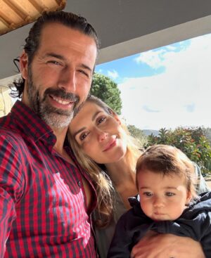 Mafalda Rodiles Instagram - 41 já cá cantam!!! 🎂❤️🎂
E este novo ano já começou muito bem 😍
Obrigada a todos os meus amigos! Obrigada a vocês e obrigada em especial à minha família, que é sem dúvida a melhor do mundo 🙏🏻

Obrigada meu amor @o_homem_da_terra por tanto! Por tudo ❤️