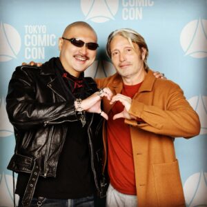 Mafia Kajita Instagram - マッくんと❤️

#コミコン 
#comicon 
#マッツミケルセン 
#madsmikkelsen 
#マフィア梶田
#北欧の至宝と日本の外道