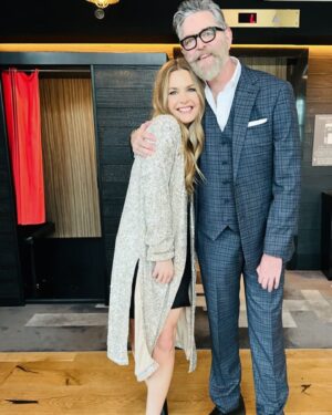 Maggie Lawson Instagram - Happy Birthday to the best partner in crime ever. So much to celebrate! Thank you for being an inspiration to us all. Love you  @omundson! 🍍✨