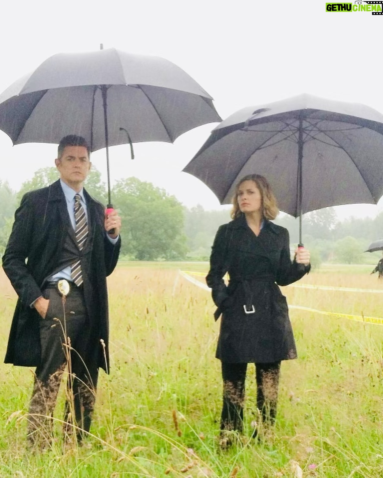 Maggie Lawson - 35.8K Likes - Happy Birthday to the best partner in crime ever. So much to celebrate! Thank you for being an inspiration to us all. Love you @omundson! 🍍✨